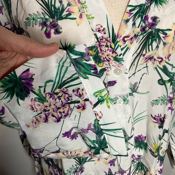 NWT Amour Vert Silk White Floral Half Button Split Neck Pullover Blouse Medium - Picture 7 of 7